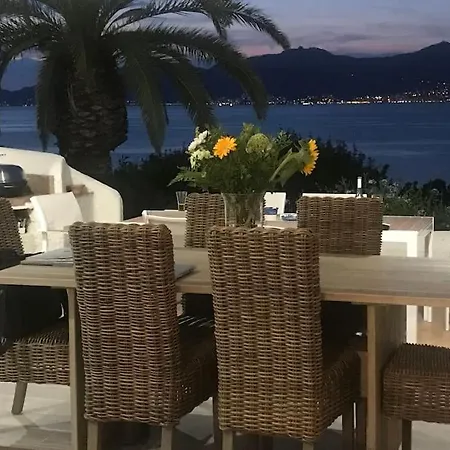 Sampiero, Sur Mer, Piscine Et A Pieds Willa